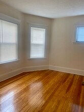 2 Chester St, Unit 1 in Malden, MA - Foto de edificio - Building Photo