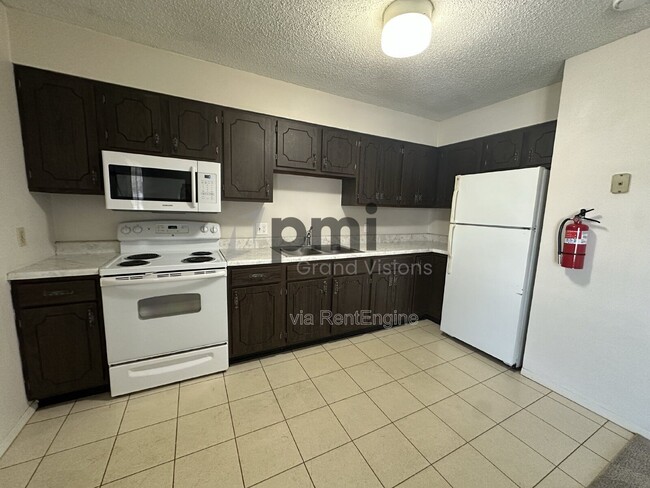 1305 18th St in Charleston, IL - Building Photo - Building Photo