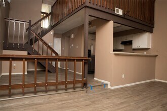 7075 Greenway Chase St in Houston, TX - Building Photo - Building Photo