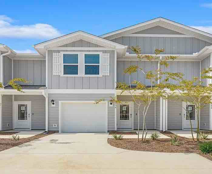 1736 Jakes Dr in Panama City, FL - Building Photo