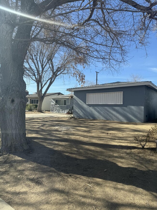 43735 Hardwood Ave in Lancaster, CA - Building Photo - Building Photo