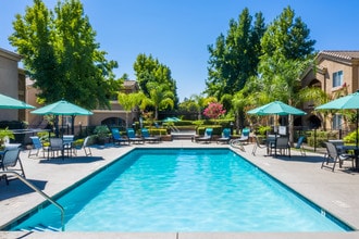 Vineyard Gate Apartments in Roseville, CA - Foto de edificio - Building Photo