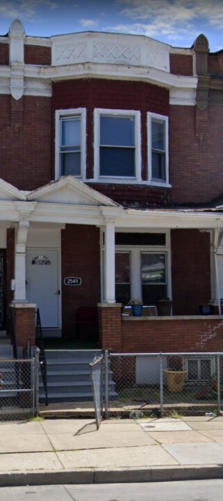 2549 Edmondson Ave in Baltimore, MD - Foto de edificio