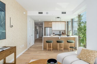 Westmark in Brooklyn, NY - Foto de edificio - Interior Photo