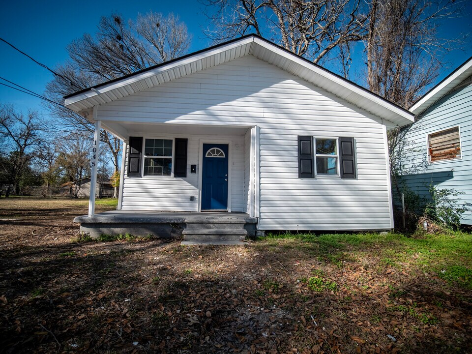 1045 Sparrow St in Baton Rouge, LA - Building Photo
