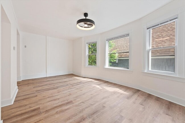 2026 E Kenilworth Pl in Milwaukee, WI - Building Photo - Building Photo