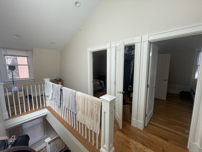 470 Green St, Unit 2 in Cambridge, MA - Building Photo - Building Photo