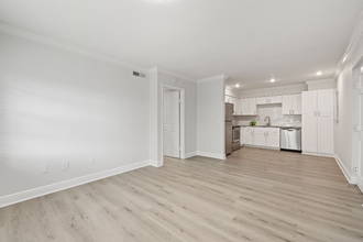 3215 W Swann Ave in Tampa, FL - Building Photo - Building Photo