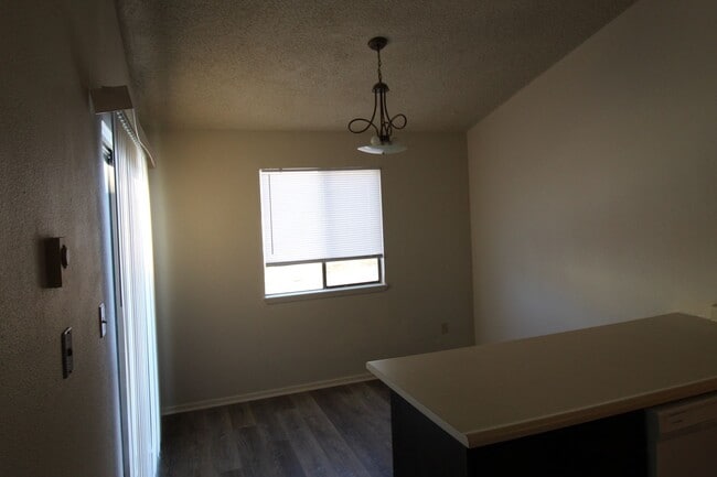 2332 Linda Vista Dr in Klamath Falls, OR - Building Photo - Building Photo