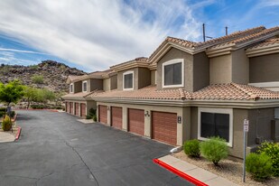 Canyon View in Phoenix, AZ - Building Photo