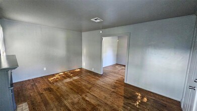 2012 NE 19th St in Oklahoma City, OK - Building Photo - Building Photo