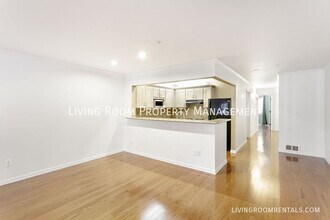 183 N Hayden Bay Dr in Portland, OR - Building Photo - Building Photo