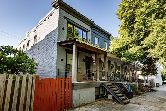 property at 325 W Lorraine Ave