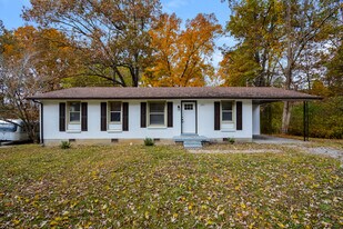 2829 Thrush Dr in Clarksville, TN - Building Photo