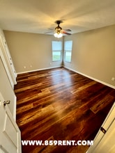 6936 Sandbur Ct in Burlington, KY - Building Photo - Building Photo
