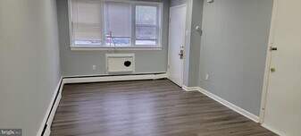 230 W Roosevelt Blvd in Philadelphia, PA - Building Photo