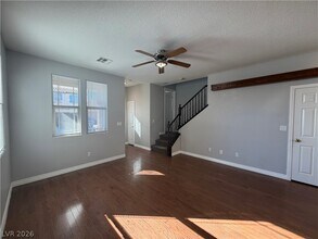 10806 Old Ironsides Ave in Las Vegas, NV - Building Photo - Building Photo