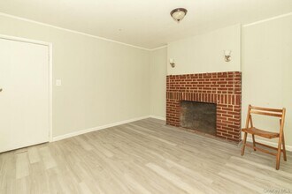 22 Bay Shore Ave in Bay Shore, NY - Building Photo - Building Photo