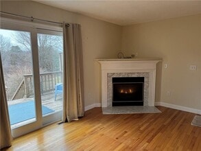 34 Fairway Dr in Coventry, RI - Foto de edificio - Building Photo