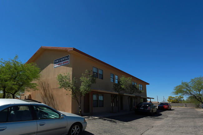 Tom's Rentals in Tucson, AZ - Building Photo - Building Photo