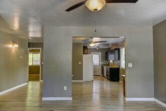 327 Gail Gardner Way in Prescott, AZ - Building Photo - Building Photo