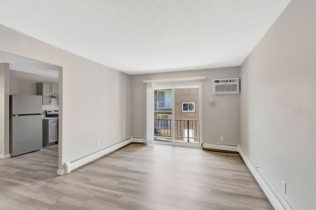 2455 Montana Ave in Cincinnati, OH - Building Photo - Building Photo