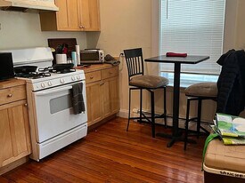 60 Pleasant St, Unit 1 in Cambridge, MA - Building Photo