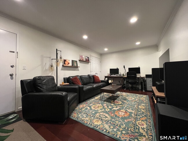 279 Bridge St in Stamford, CT - Building Photo - Building Photo