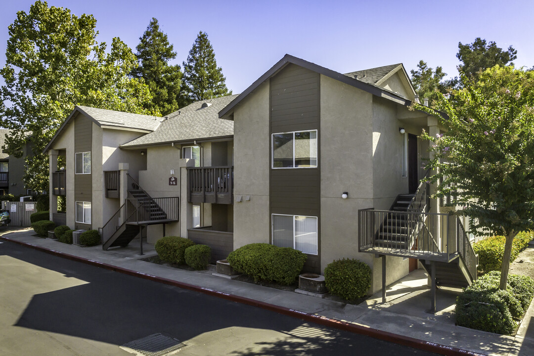 Morningside Creek in Sacramento, CA - Building Photo