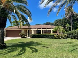 629 Madrid Ave in Venice, FL - Building Photo