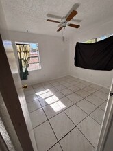 1541 Newark St S in St. Petersburg, FL - Foto de edificio - Building Photo