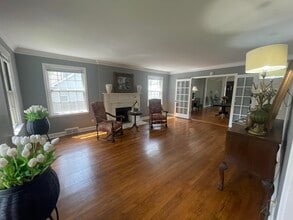 3652 Poplar Ave in Memphis, TN - Building Photo - Building Photo