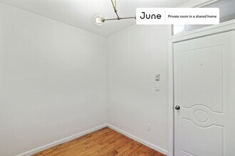 235 W 109th St in New York, NY - Building Photo - Building Photo
