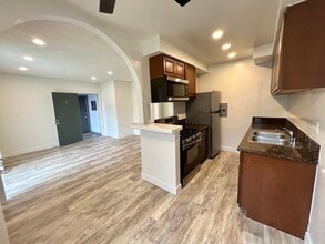 12236 Pacific Ave in Los Angeles, CA - Building Photo - Building Photo