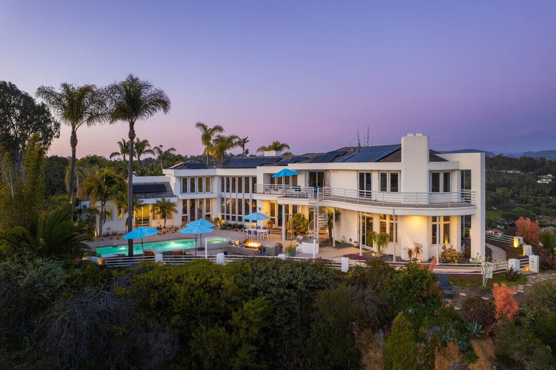 4628 Rancho Reposo in Del Mar, CA - Foto de edificio