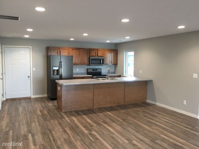 316 26th Ave in Sheldon, IA - Building Photo - Building Photo