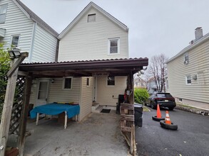 289 Burgess Pl in Clifton, NJ - Building Photo - Building Photo