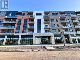 1350 Hemlock Rd in Ottawa, ON - Building Photo