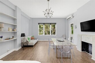 2421 Lake Pancoast Dr in Miami Beach, FL - Building Photo - Building Photo