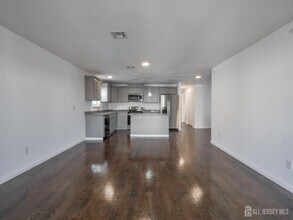 496 S 18th St in Newark, NJ - Building Photo - Building Photo