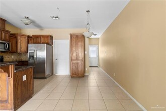 3005 S L St in McAllen, TX - Building Photo - Building Photo