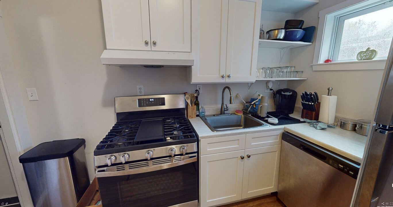 224 Banks St, Unit 2-bed in Cambridge, MA - Foto de edificio