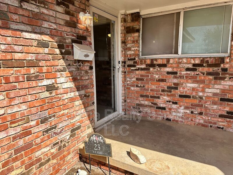 23 NE 63rd St in Oklahoma City, OK - Building Photo