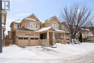 424 Tonelli Ln in Milton, ON - Building Photo