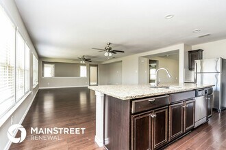 704 Snowy Orchid Dr in Desoto, TX - Building Photo - Building Photo