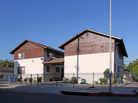11000 Sutter Ave in Pacoima, CA - Building Photo