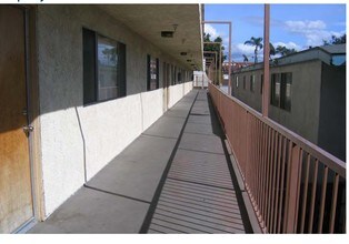 Durant Street Apartments in Santa Ana, CA - Foto de edificio - Building Photo