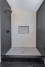 6261 Homewood Ave in Buena Park, CA - Foto de edificio - Building Photo