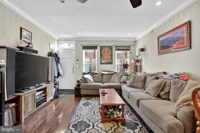 property at 1540 S Mole St