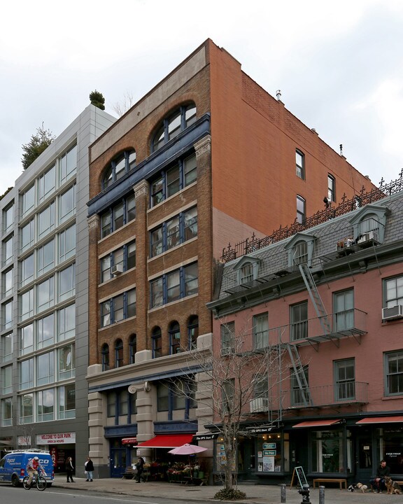 307-309 W Broadway in New York, NY - Building Photo